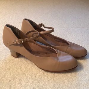 Capezio 550 Genuine Leather Character Shoes